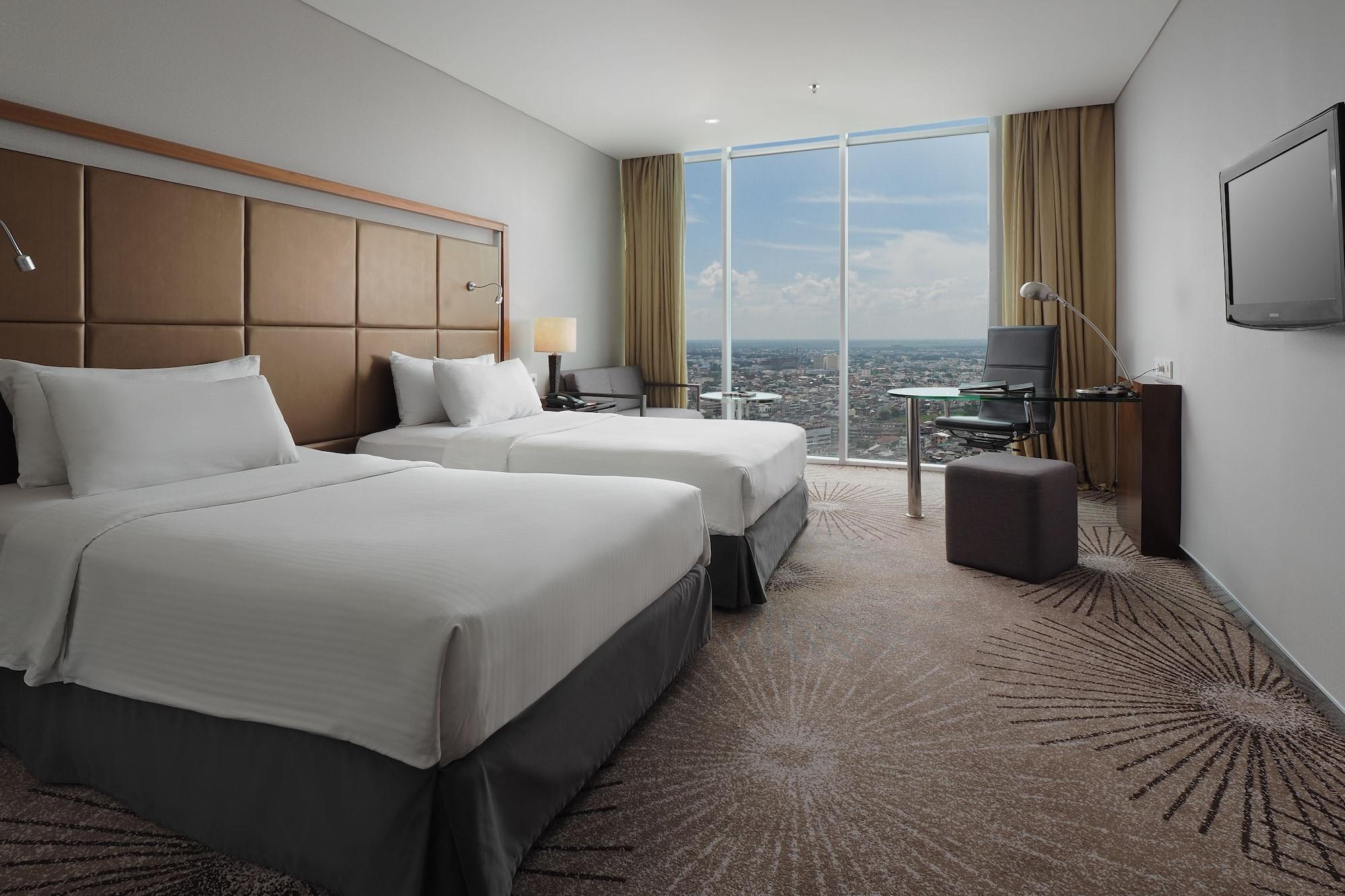 Cambridge Hotel Medan Buitenkant foto