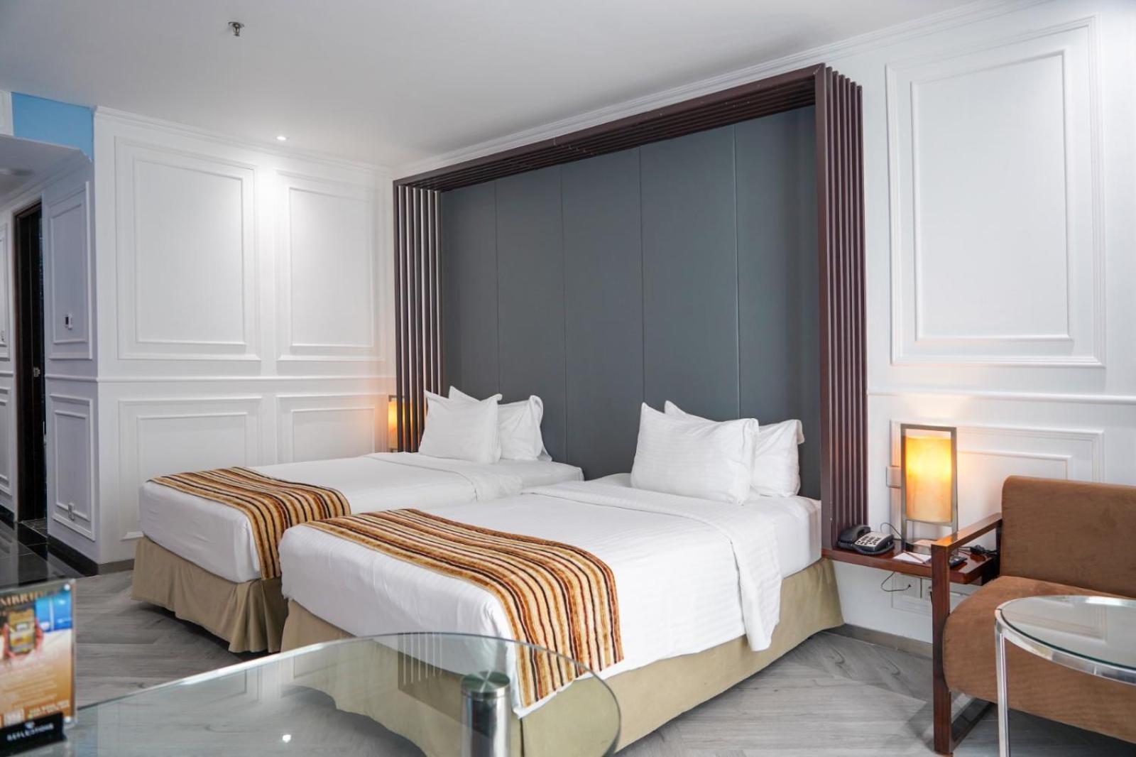 Cambridge Hotel Medan Buitenkant foto
