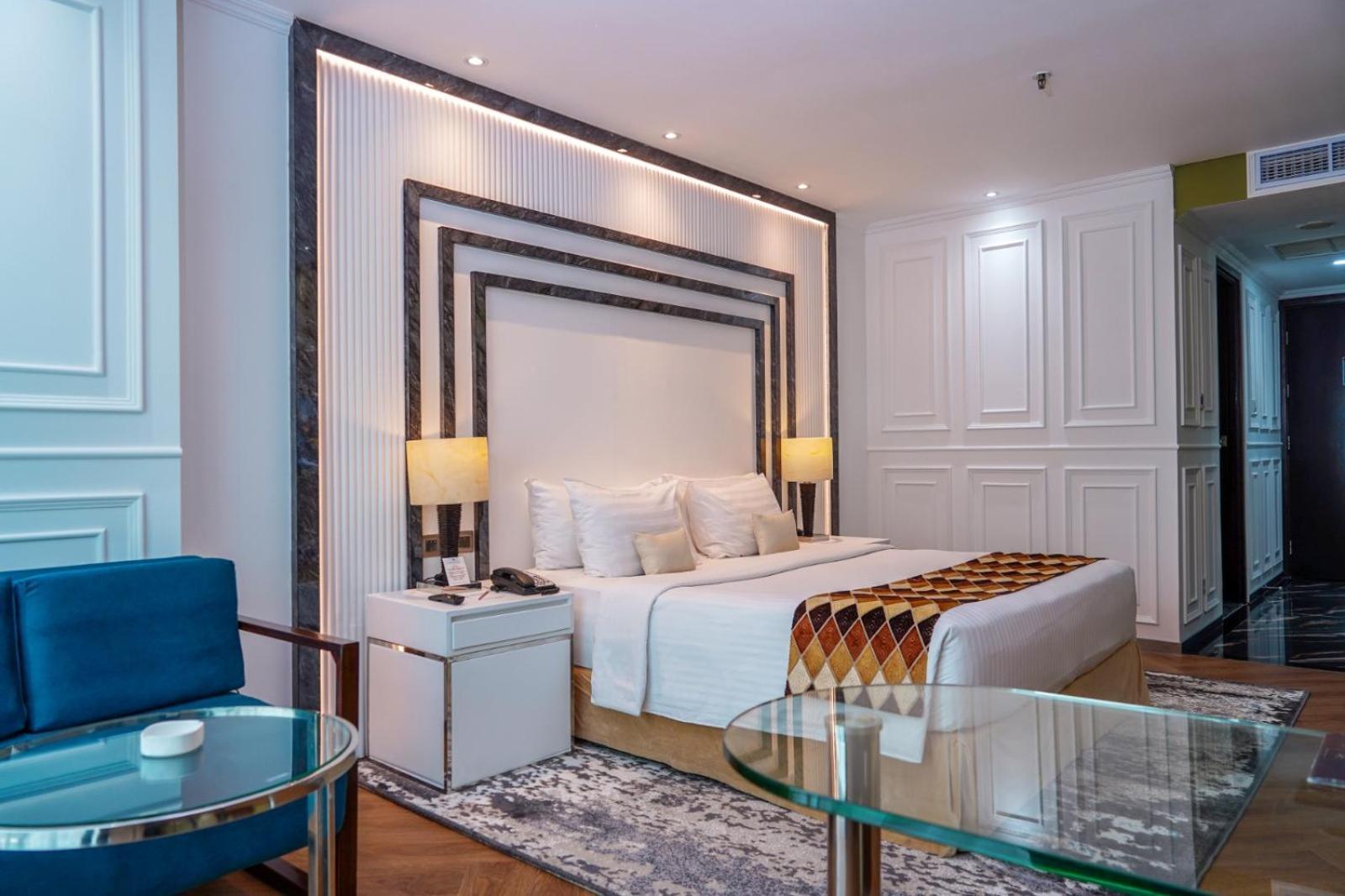 Cambridge Hotel Medan Buitenkant foto